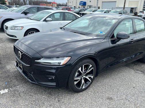 2025 Volvo S60 B5 Plus