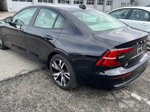 2025 Volvo S60 B5 Plus