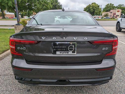2024 Volvo S60 B5 Plus Dark Theme