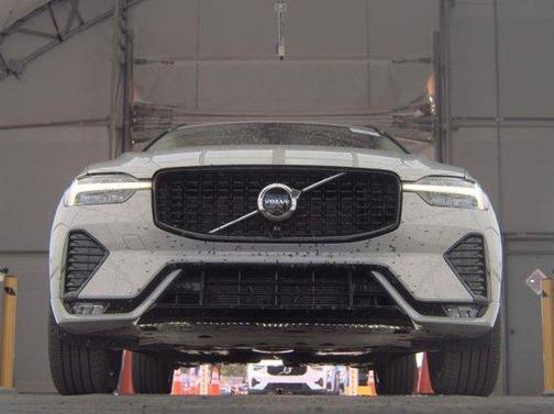 2025 Volvo XC60 Plus