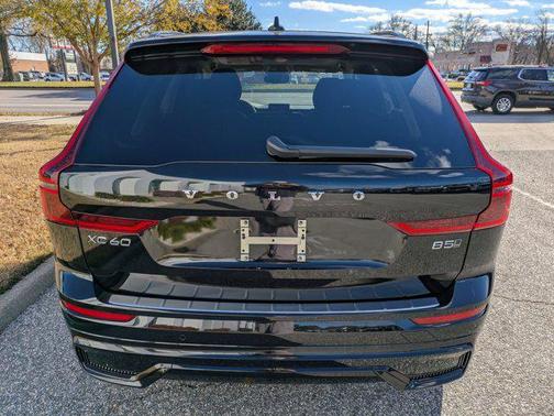 2026 Volvo XC60 B5 Ultra