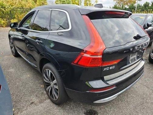 2022 Volvo XC60 B5 Inscription
