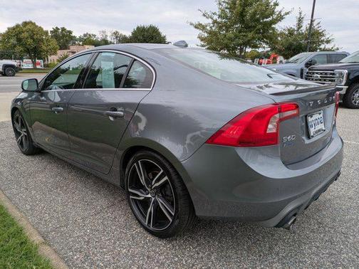2017 Volvo S60 T6 R-Design Platinum