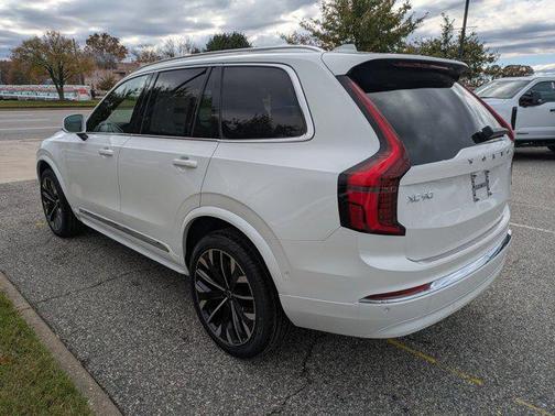 2026 Volvo XC90 B6 Plus 7-Seater