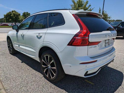 2025 Volvo XC60 Plus