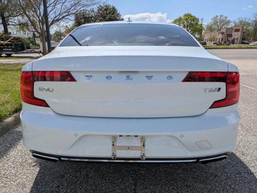 Crystal White Metallic 2020 Volvo S90 T6 R-Design