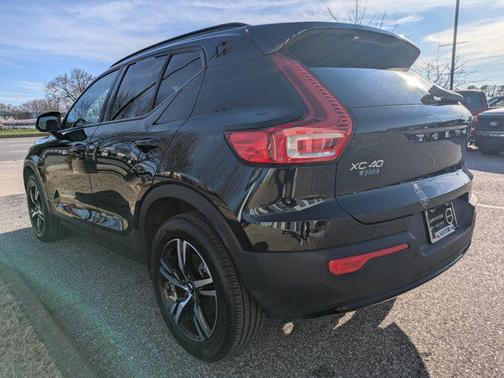 2024 Volvo XC40 B5 Core Bright Theme