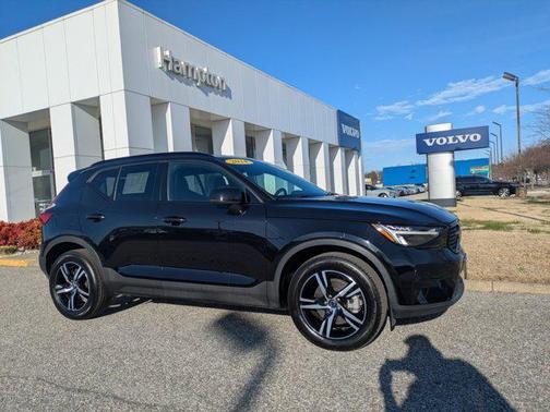 2024 Volvo XC40 B5 Core Bright Theme