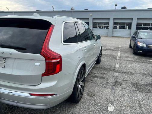 2022 Volvo XC90 Recharge Plug-In Hybrid T8 Inscription 6 Passenger