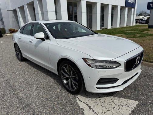 2017 Volvo S90 T6 Momentum