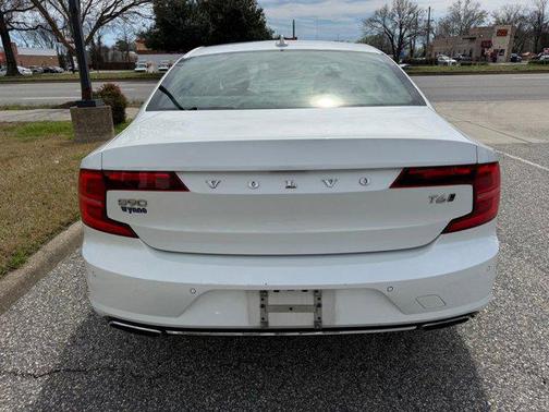 2017 Volvo S90 T6 Momentum