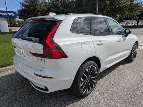 2026 Volvo XC60 B5 Ultra