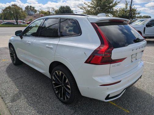 2026 Volvo XC60 B5 Ultra