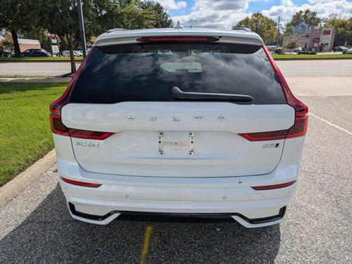 2026 Volvo XC60 B5 Ultra