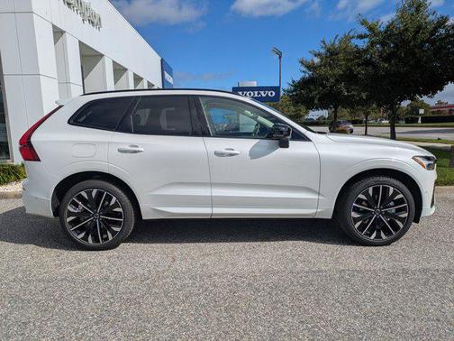 2026 Volvo XC60 B5 Ultra
