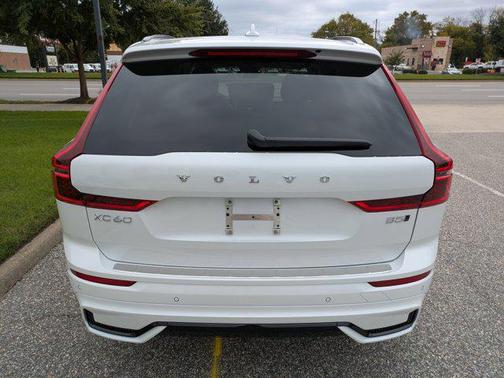 2026 Volvo XC60 B5 Ultra