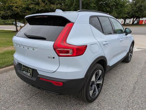 Cloud Blue 2026 Volvo XC40 Plus, B5 AWD Gas (mild hybrid), Dark