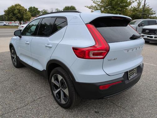 Cloud Blue 2026 Volvo XC40 Plus, B5 AWD Gas (mild hybrid), Dark