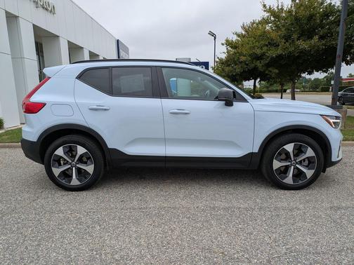Cloud Blue 2026 Volvo XC40 Plus, B5 AWD Gas (mild hybrid), Dark