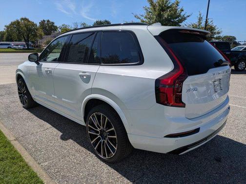 2026 Volvo XC90 B6 Ultra Dark Theme 7-Seater