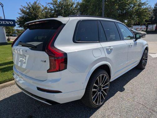 2026 Volvo XC90 B6 Ultra Dark Theme 7-Seater