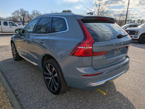 2023 Volvo XC60 Recharge Plug-In Hybrid T8 Ultimate Bright Theme