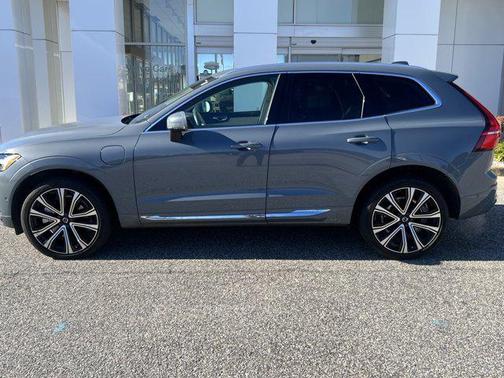 2023 Volvo XC60 Recharge Plug-In Hybrid T8 Ultimate Bright Theme