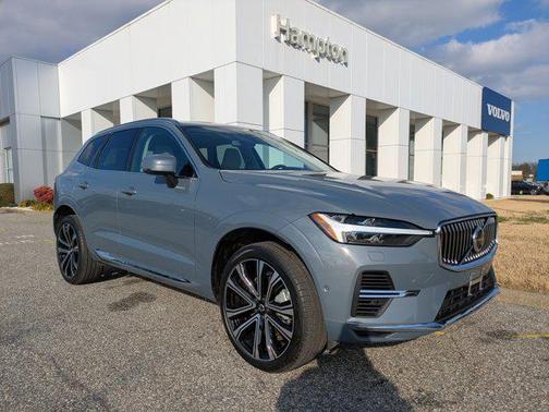 2023 Volvo XC60 Recharge Plug-In Hybrid T8 Ultimate Bright Theme