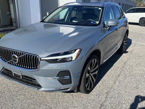 2023 Volvo XC60 Recharge Plug-In Hybrid T8 Ultimate Bright Theme