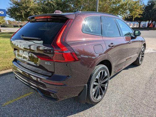 2026 Volvo XC60 B5 Ultra