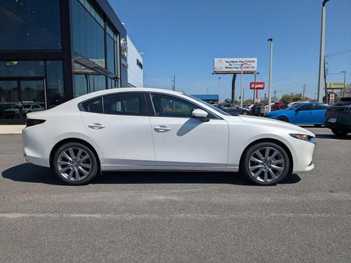 Snowflake White Pearl 2026 Mazda Mazda3 FWD w/Preferred Package