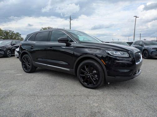 Infinite Black Metallic 2023 Lincoln Nautilus Reserve