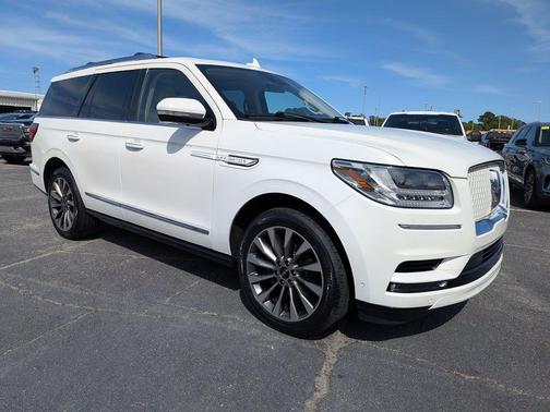 White 2021 Lincoln Navigator Reserve