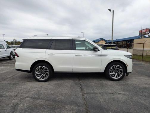 Pristine White 2026 Lincoln Navigator Reserve
