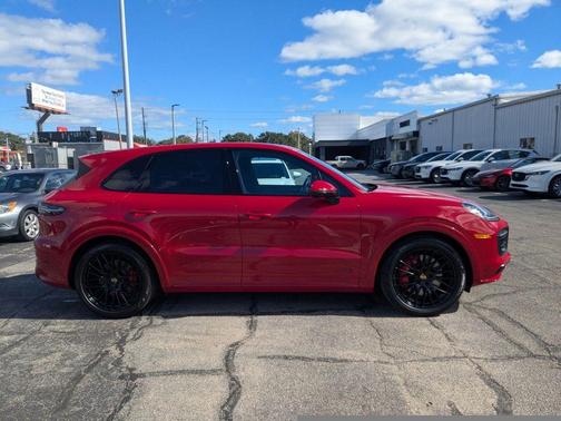 2021 Porsche Cayenne GTS