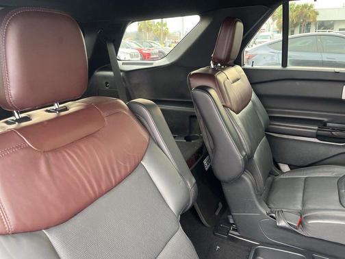 2021 Ford Explorer Platinum