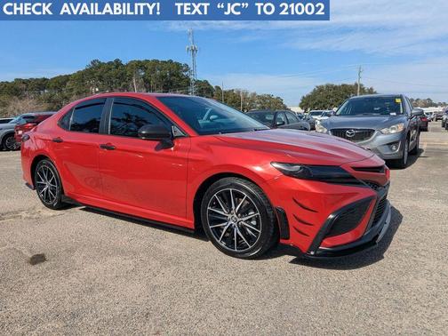 2022 Toyota Camry Hybrid SE