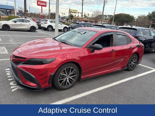 2022 Toyota Camry Hybrid SE