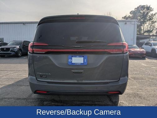 2022 Chrysler Pacifica Touring-L