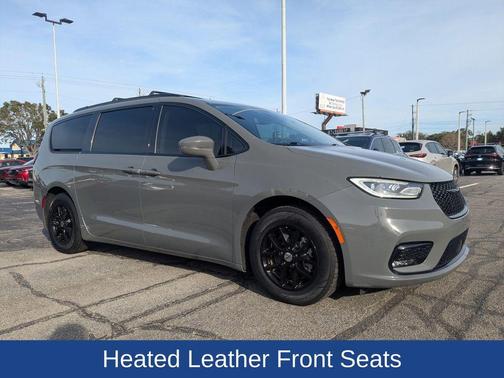 2022 Chrysler Pacifica Touring-L