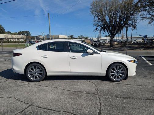 Snowflake White Pearl 2026 Mazda Mazda3 FWD w/Preferred Package