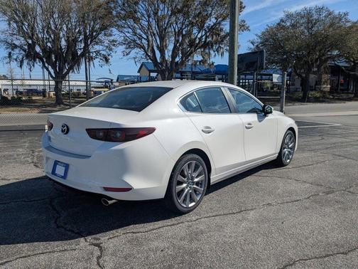 Snowflake White Pearl 2026 Mazda Mazda3 FWD w/Preferred Package