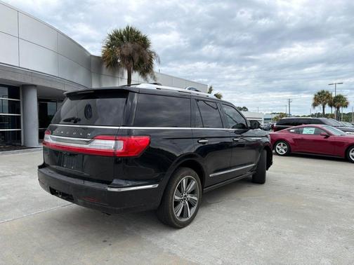 Infinite Black Metallic 2019 Lincoln Navigator Reserve