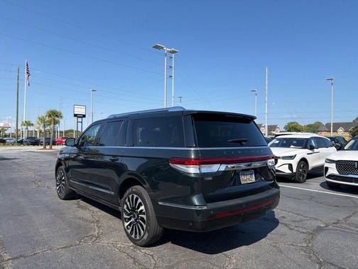 Manhattan Green Metallic 2024 Lincoln Navigator L Black Label