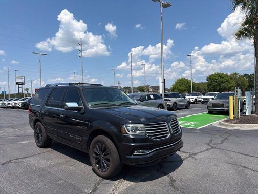 Tuxedo Black Metallic 2015 Lincoln Navigator Base