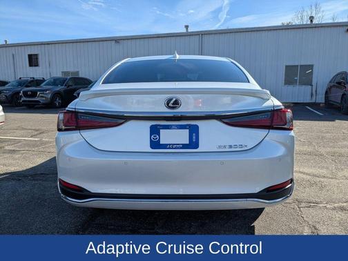 2022 Lexus ES 300h 300H