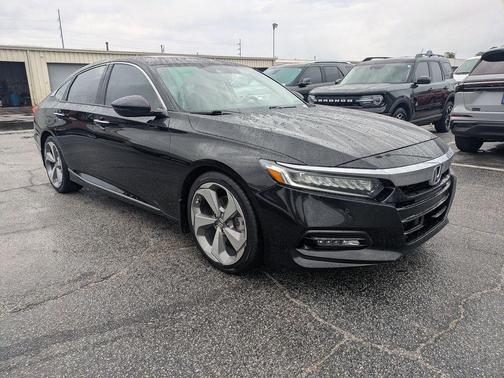 Crystal Black Pearl 2018 Honda Accord Touring
