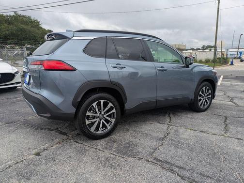 CELESTITE 2023 Toyota Corolla Cross XLE