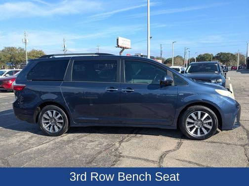 2018 Toyota Sienna XLE Premium
