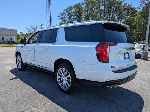 White Frost Tri-Coat 2023 GMC Yukon XL Denali